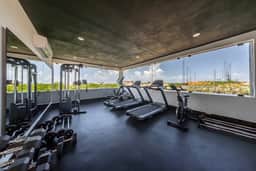 Modern 2-Level Condo w/Rooftop Pool -Sleeps 4