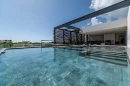 Cozzy 3BR  PH w/ private plunge pooll+ Close to Beach
