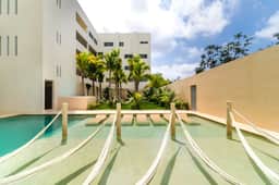 Modern  2 BD Suite w/ Balcony, Gym, Rooftop Pool + Jacuzzi