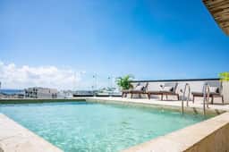 Trendy Studio w/Pool, Parking, Walk to Beach