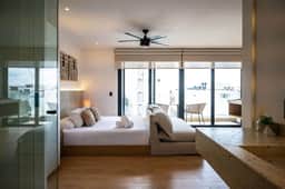 Trendy Studio w/Pool, Parking, Walk to Beach