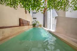 Stylish 1BD w/ Rooftop Pool, Walk to Beach +5th