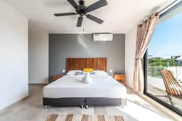Studio Suite w/ Private Balcony + Rooftop, Pool Gym