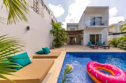 Casa Kinam | Chic 4BR Villa w/ Pool in La Veleta