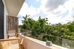 Lux Studio w/ Private Balcony + Rooftop Pool, Gym