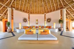 6BD Iconic Villa w/360° Pool & Private Beach