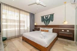 Luxury 3BR PH W/private plunge pool & Rooftop pool