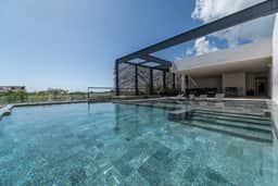 Lux 2BR w/ Plunge Pool, Close to Beach