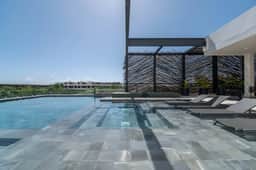 Lux 2BR w/ Plunge Pool, Close to Beach