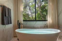 Luxury 4BR Villa w/Private Pool & Rooftop Lounge