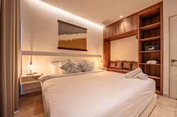 Luxury Beach Condo w/Rooftop Pool, Gym & Parking
