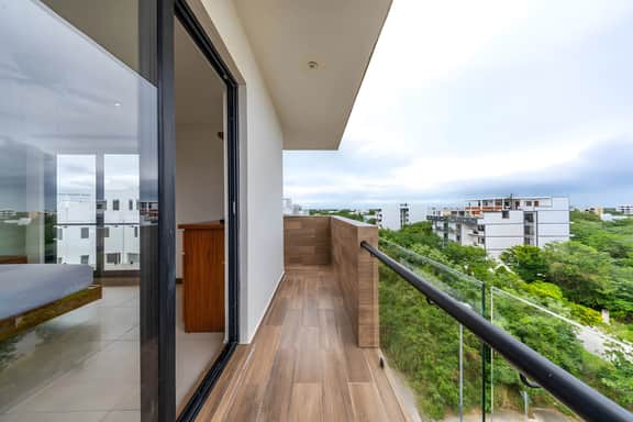 2 BR Oasis w/ Incredible Rooftop Pool + Views