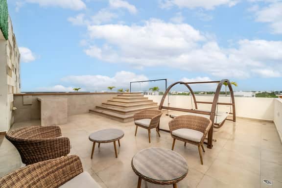 2 BR Oasis w/ Incredible Rooftop Pool + Views