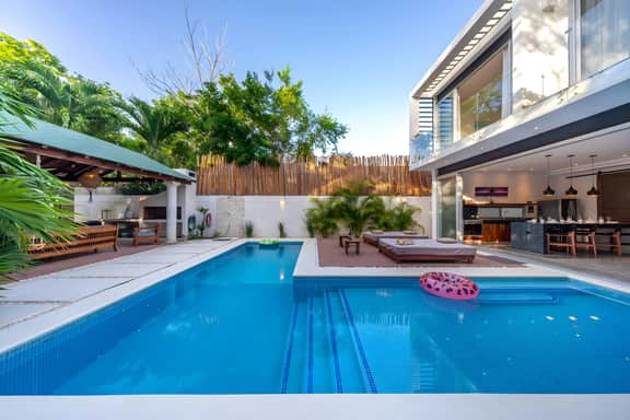 Cuatro Vientos | Close to Shops | Pool | up to 12 ppl