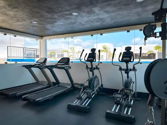 King Suite w/ Private Balcony, Gym + Rooftop Pool