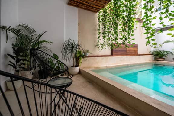 Stylish Studio w/ Rooftop Pool, Walk to Beach +5th