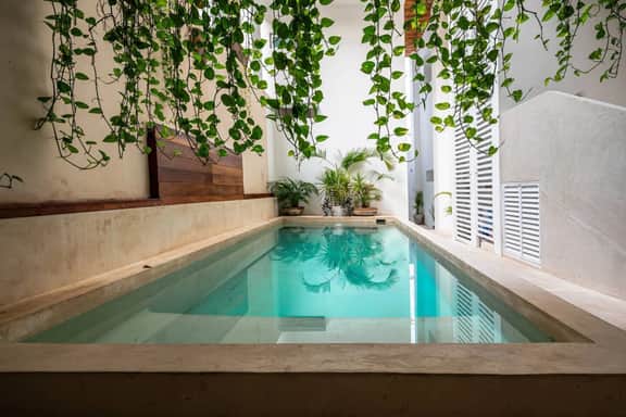 Stylish Studio w/ Rooftop Pool, Walk to Beach +5th