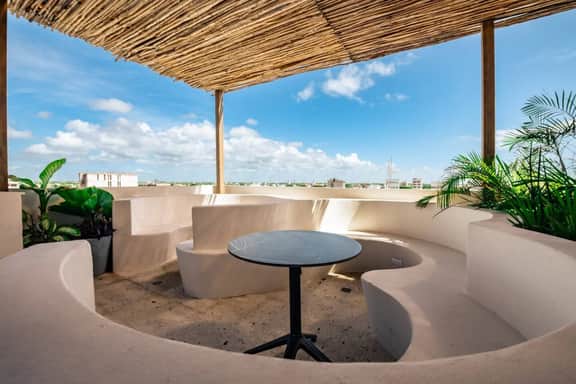 Trendy Studio w/Pool, Parking, Walk to Beach