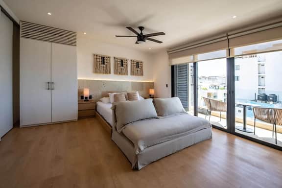 Trendy Studio w/Pool, Parking, Walk to Beach