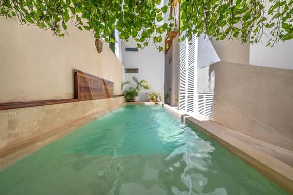 Stylish 1BD w/ Rooftop Pool, Walk to Beach +5th