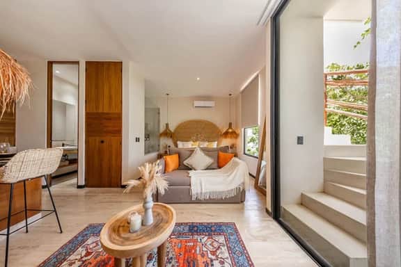 Two‑Level Penthouse w/ Rooftop Pool & Sunset