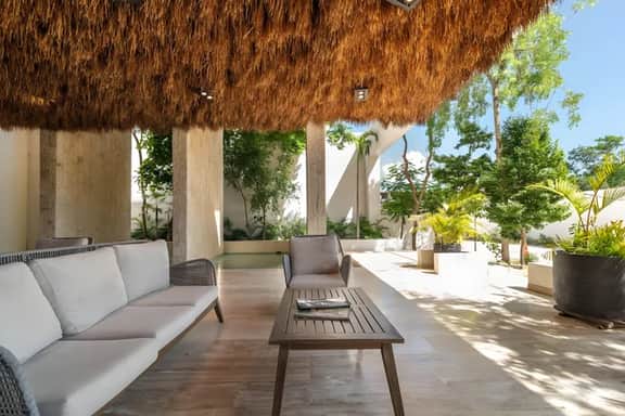 Lux 2BR w/ Plunge Pool, Close to Beach