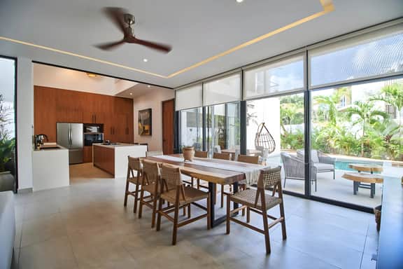 Casa Mila, 4BDR Luxury Villa, 24/7 Security