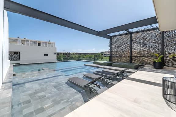Lux 2BR, w Rooftop Pool and  private balcony