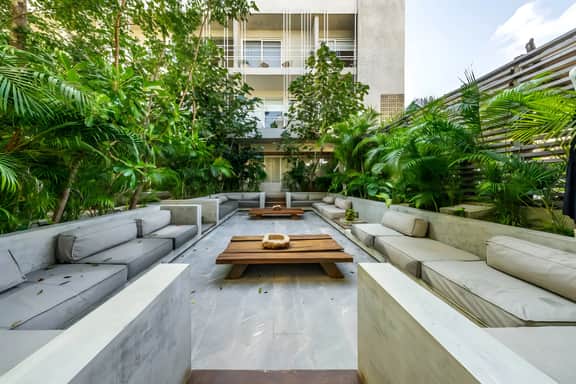 Jungle Chic King Studio w/ Pool