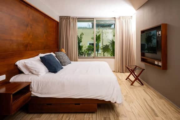 Prime Location 1BR | Pool + Walk to the Beach