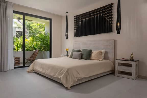 Villa Virginia: 4BR, 2 Heated Pools, 24/7 Sec