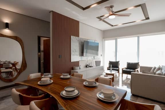 Luxury 2BR w/Rooftop Pool & Gym I Walk to Beach
