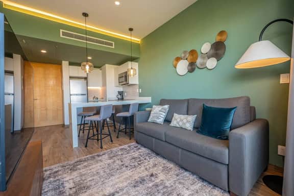 Modern Studio | Gym + Rooftop Pool, Free Parking