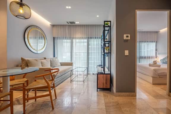 Luxury Beach Condo w/Rooftop Pool, Gym & Parking