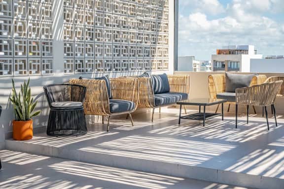 Stylish 1BR | Gym, Rooftop Pool & Lounge w/Parking - Image 5