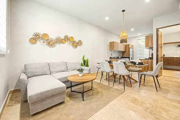 Jungle Park 3BR Home | Private Pool & Gym - Image 4