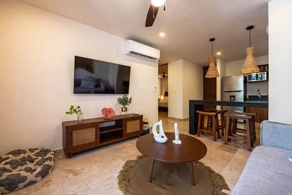 Luxury 2BR Condo w/ Balcony, Private Pool & Gym - Image 4