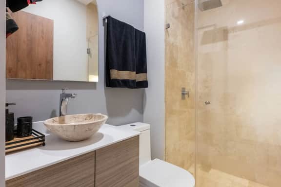 Peaceful 1BR Near Beach | Rooftop Pool | Sleeps 4 - Image 5