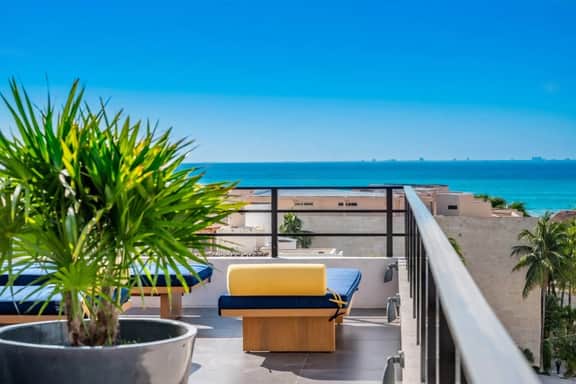 King Studio | Oceanview Pool & Gym | Free Parking - Image 3