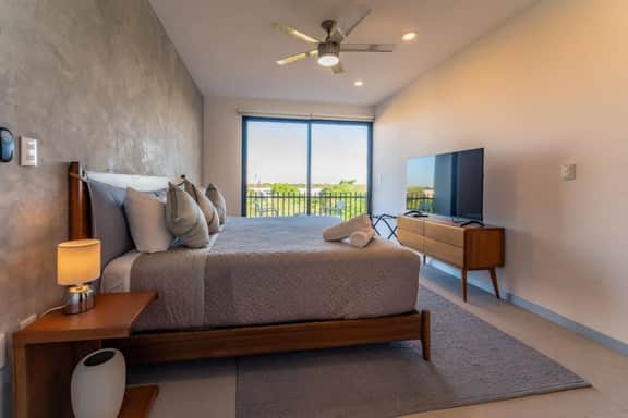 2 BR Penthouse | Private Pool & Parking | Sleeps 8 - Image 2