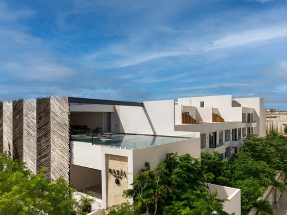 Lux 2BR w/ Plunge Pool, Close to Beach