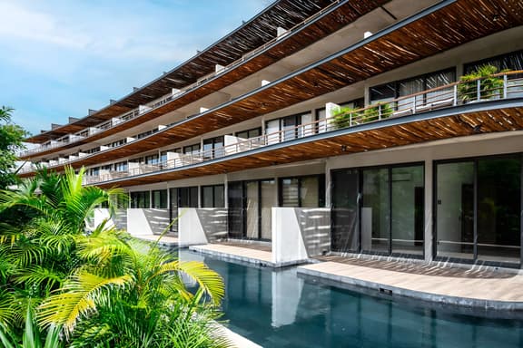 BeUtiful 2BR Oasis | Pool + Gym + Rooftop Lounge
