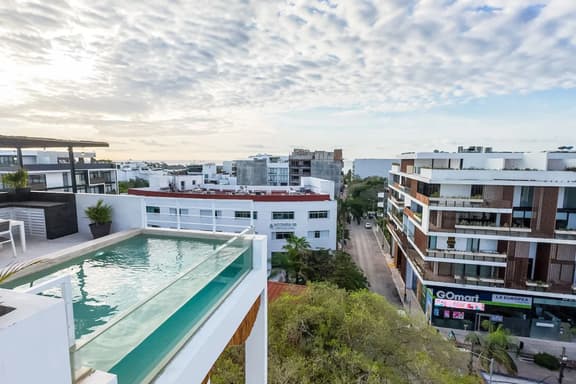 Stylish Studio w/ Rooftop Pool, Walk to Beach +5th