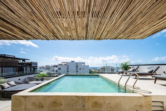 Trendy Studio w/Pool, Parking, Walk to Beach