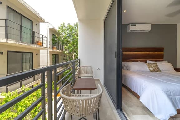 King Studio w/ Balcony, Gym Rooftop Pool | Lik Zama