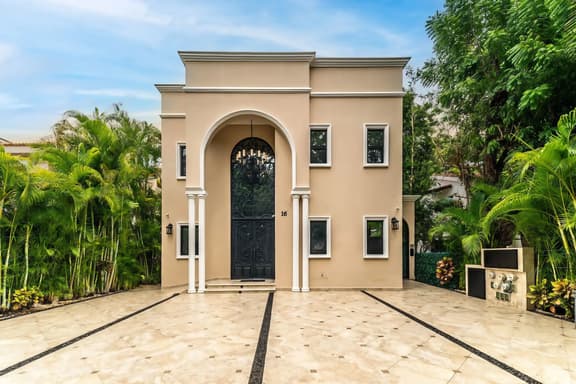 Luxury Playacar Villa by the beach