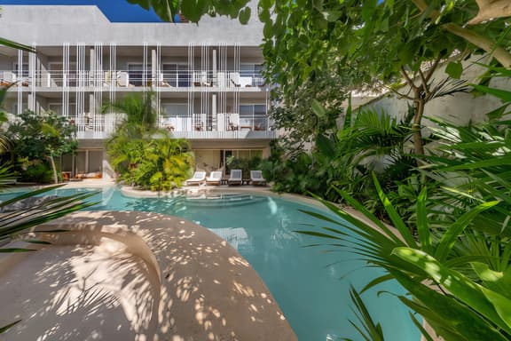 Jungle Chic King Studio w/ Pool