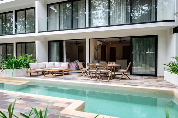 Stylish 1BD Retreat with Swim-Up Pool