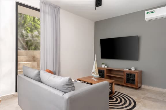 Lux 2 BD w/ Private Plunge Pool + Terrace